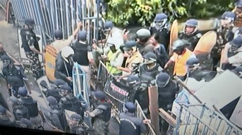 stones toay|Kolkata Nabanna protest: Tear gas, water cannon used  .